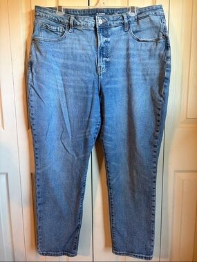 Old Navy Women's Medium Blue Straight-Leg Jeans